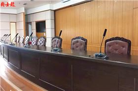 會議室音響設備混響延時不當