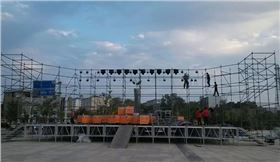 舞臺燈光設備從安裝到調試 廠家都很認真對待