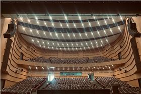 四川宜賓外語大學(xué)多功能劇院選用線陣音箱系統(tǒng)【萬昌企業(yè)】