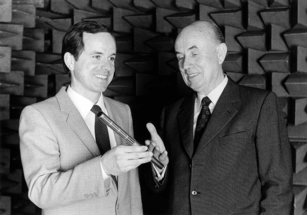 十三年音響燈光行業(yè)領(lǐng)導(dǎo)品牌--爵士龍專(zhuān)業(yè)音響