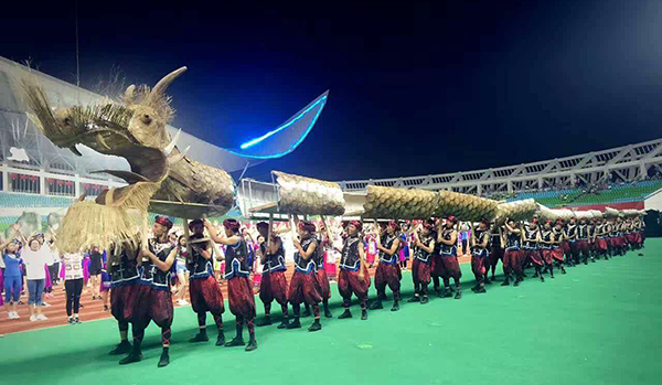 大型線陣音響設(shè)備助陣黔南州60周年文藝演出