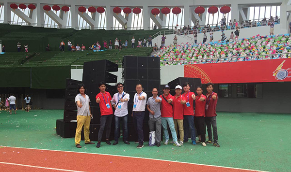 大型線陣音響設(shè)備助陣黔南州60周年文藝演出