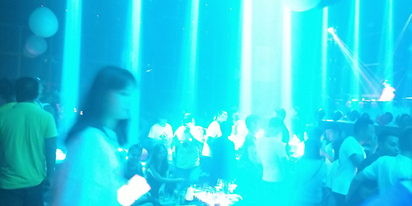 臨滄金夜酒吧采用專業(yè)音響系統(tǒng)【廣州萬(wàn)昌企業(yè)】