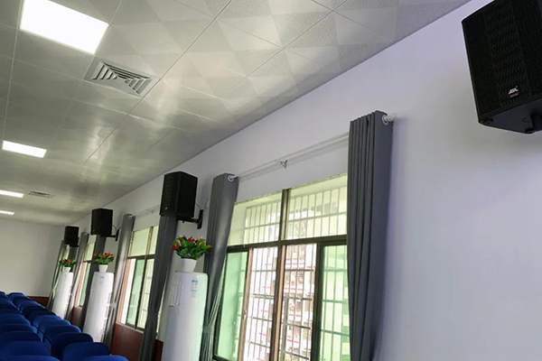 JSL爵士龍為衡陽市祁東縣玉河小學(xué)報(bào)告廳提供精良擴(kuò)聲系統(tǒng)設(shè)備